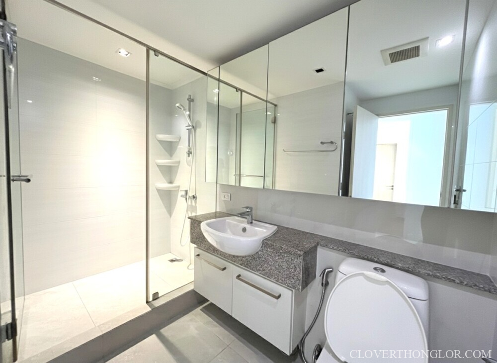 DDW A common bathroom