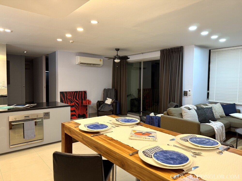 Modern kitchen with dining area