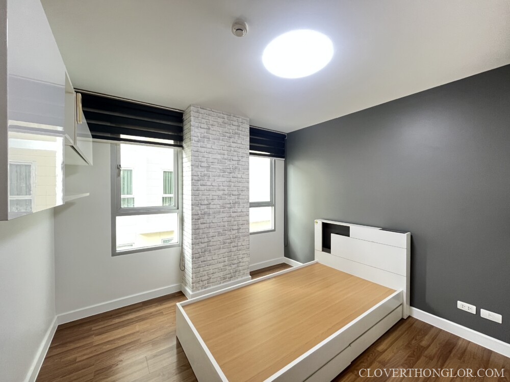 second bedroom from entrace