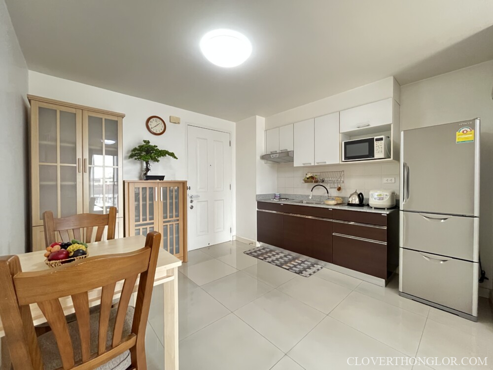 JT9 dinning table and kitchen