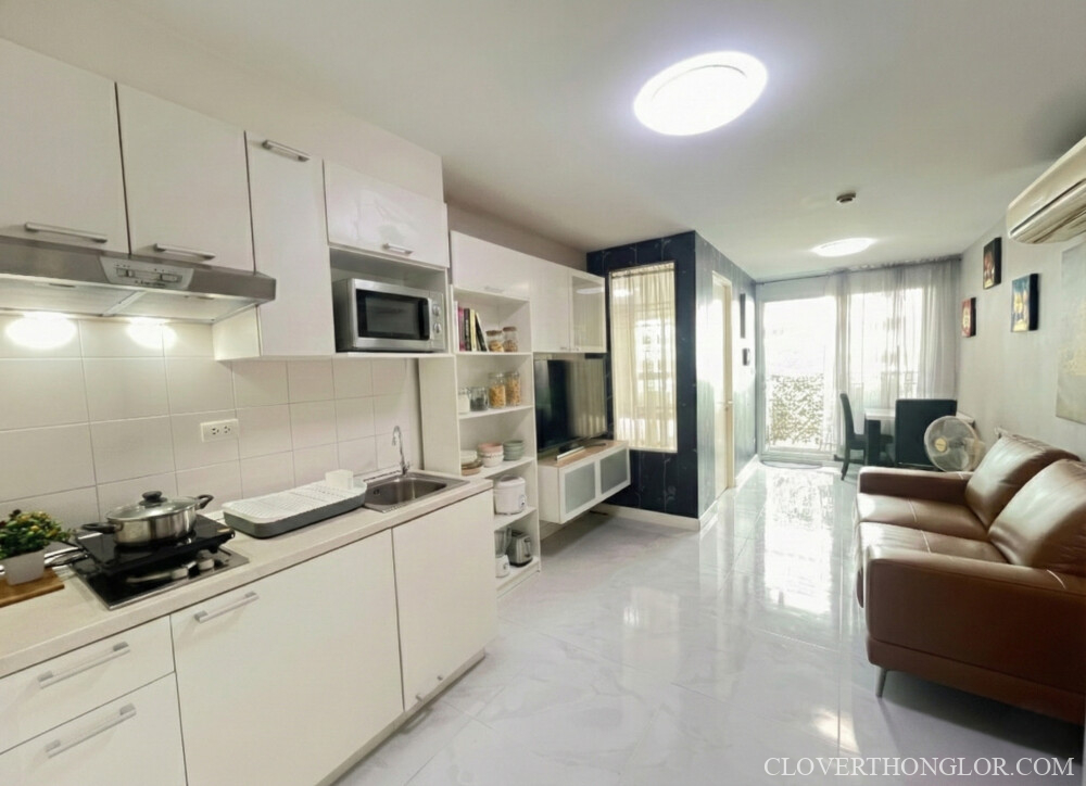 PSM kitchen and living room from the entrance