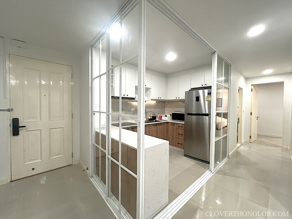 S32 kitchen from living room