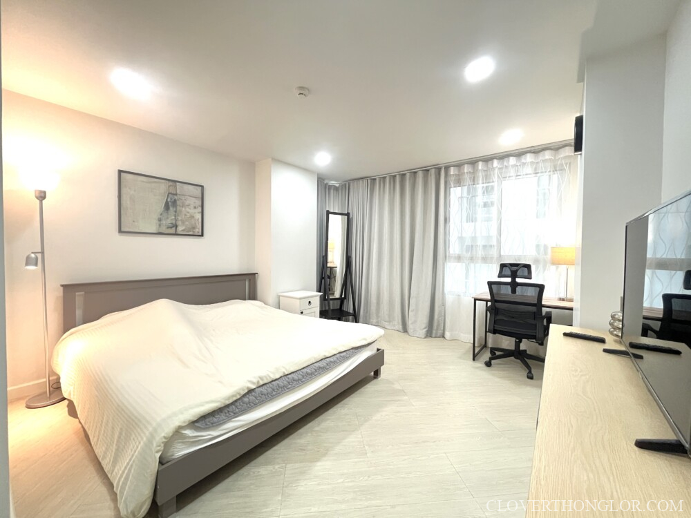 S32 master bedroom from entrance