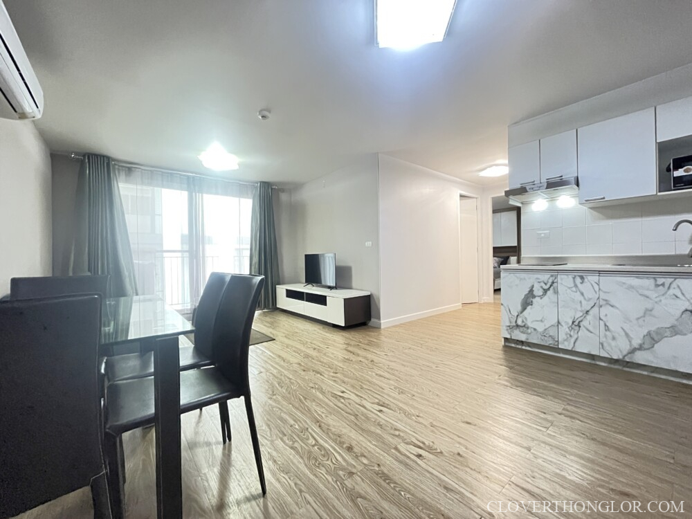 S53 living room from entrance