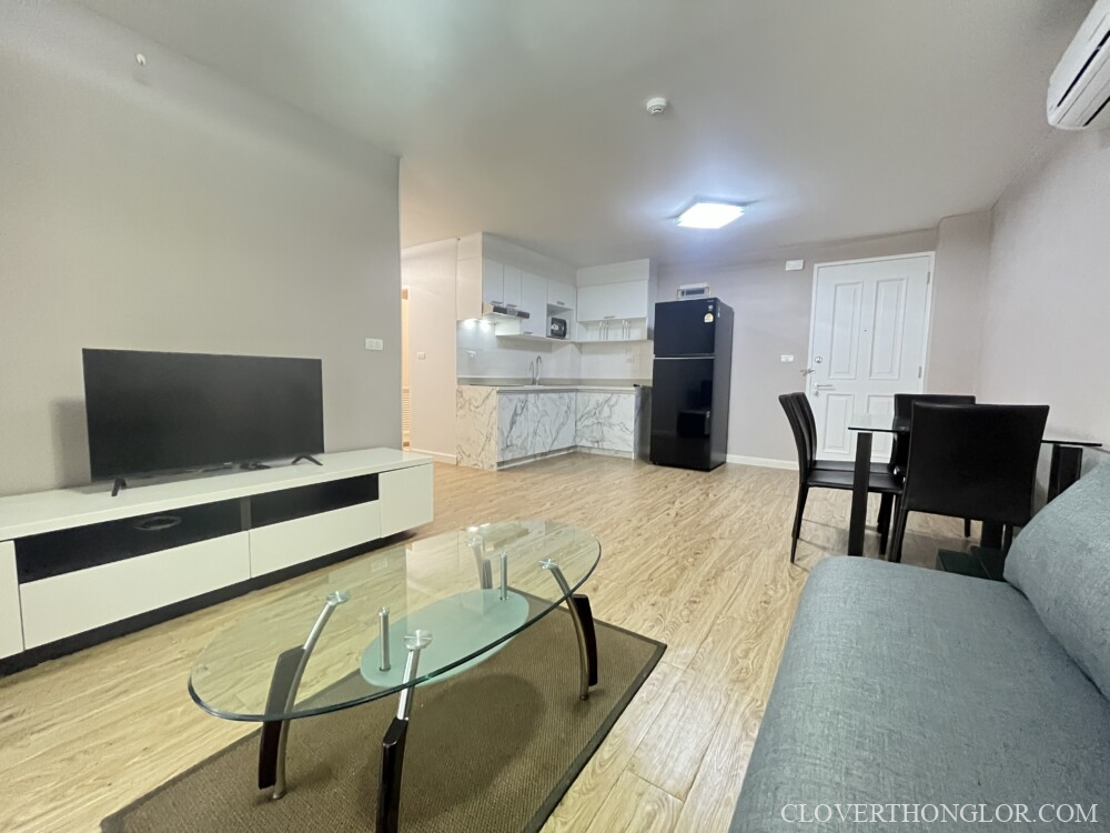 S53 living room from sofa