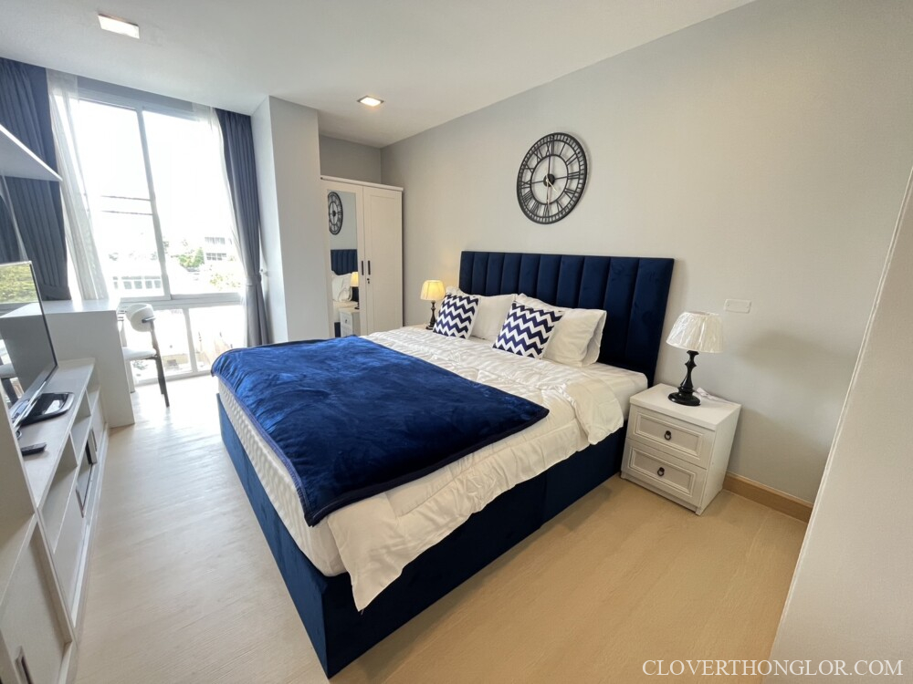 3 LM-Alcove49 bedroom