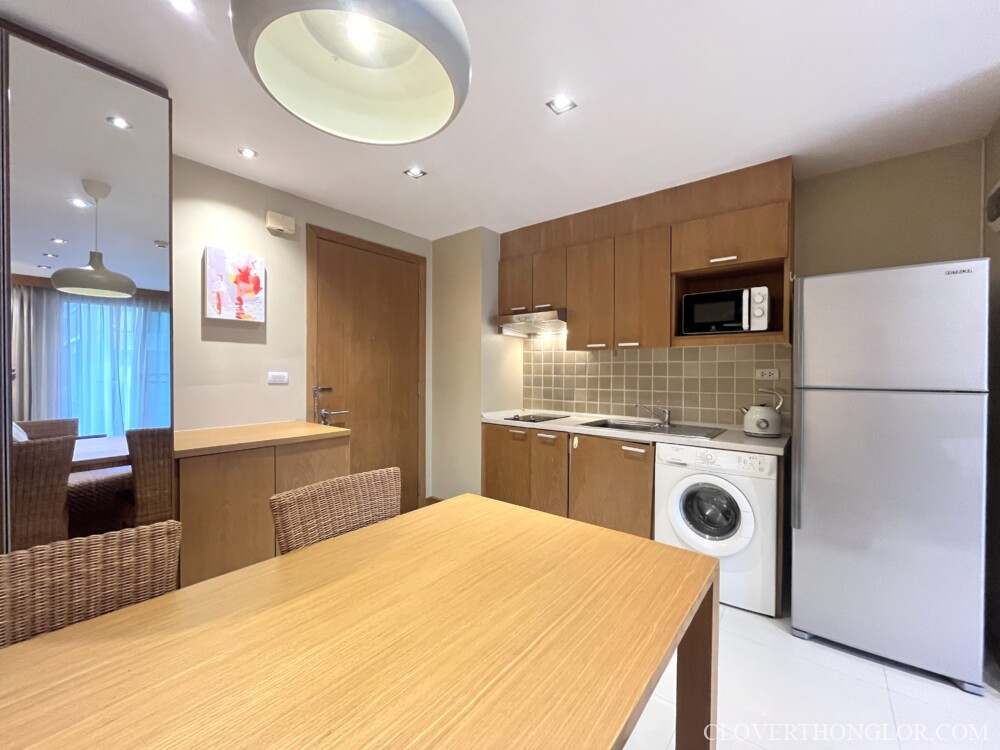 LEK dinning table and kitchen