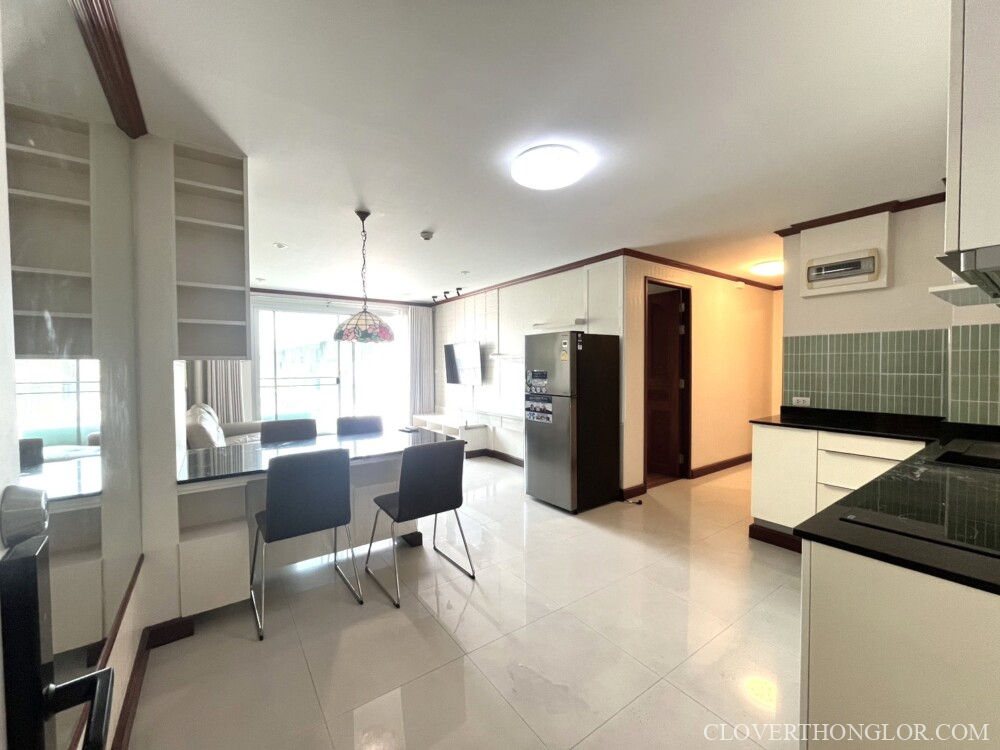 03 NIM living room from entrance