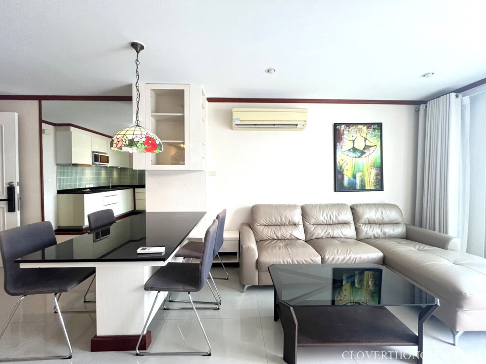 04 NIM living room from TV