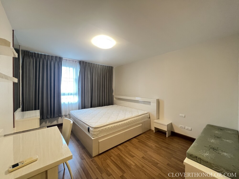 08 NIM masterbedroom from entrace