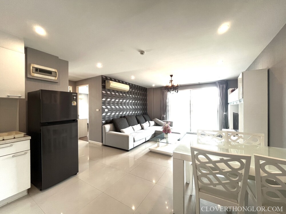 01 living room from entrance WAN