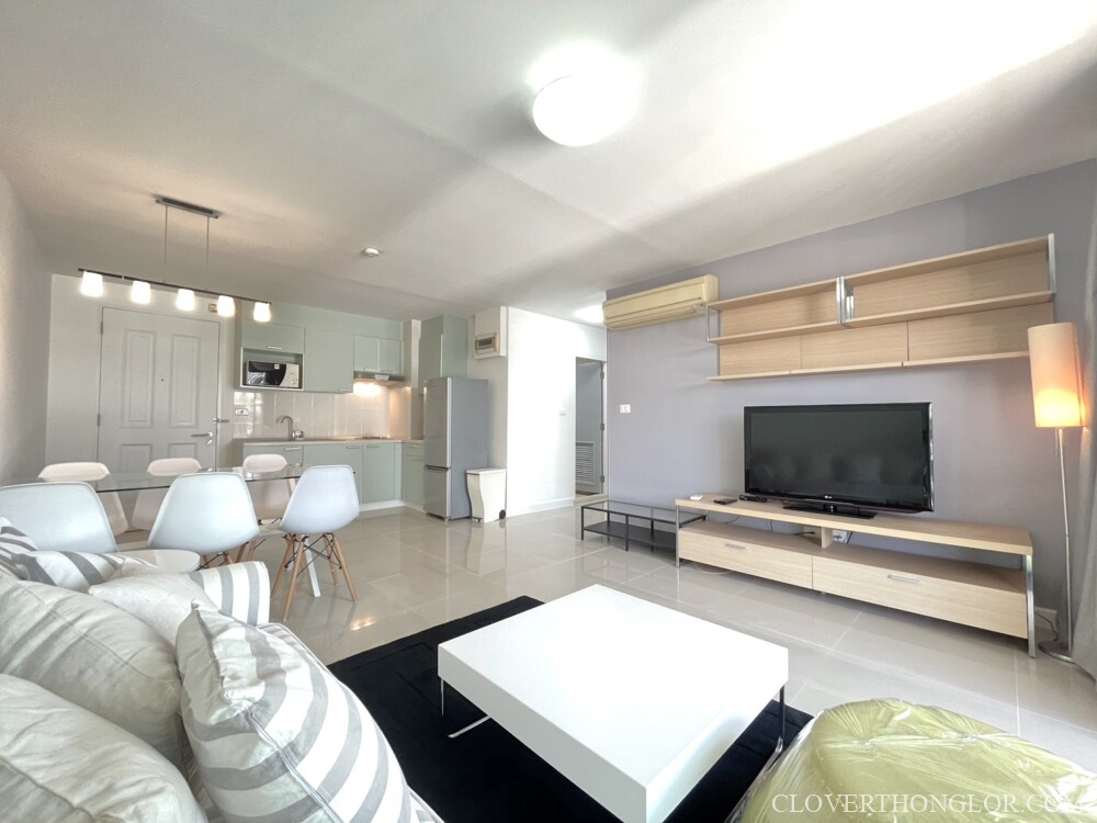 NTK 04 living room from sofa