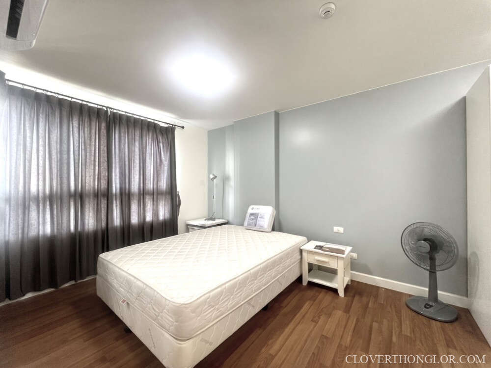 04BB LSA bedroom from entrance